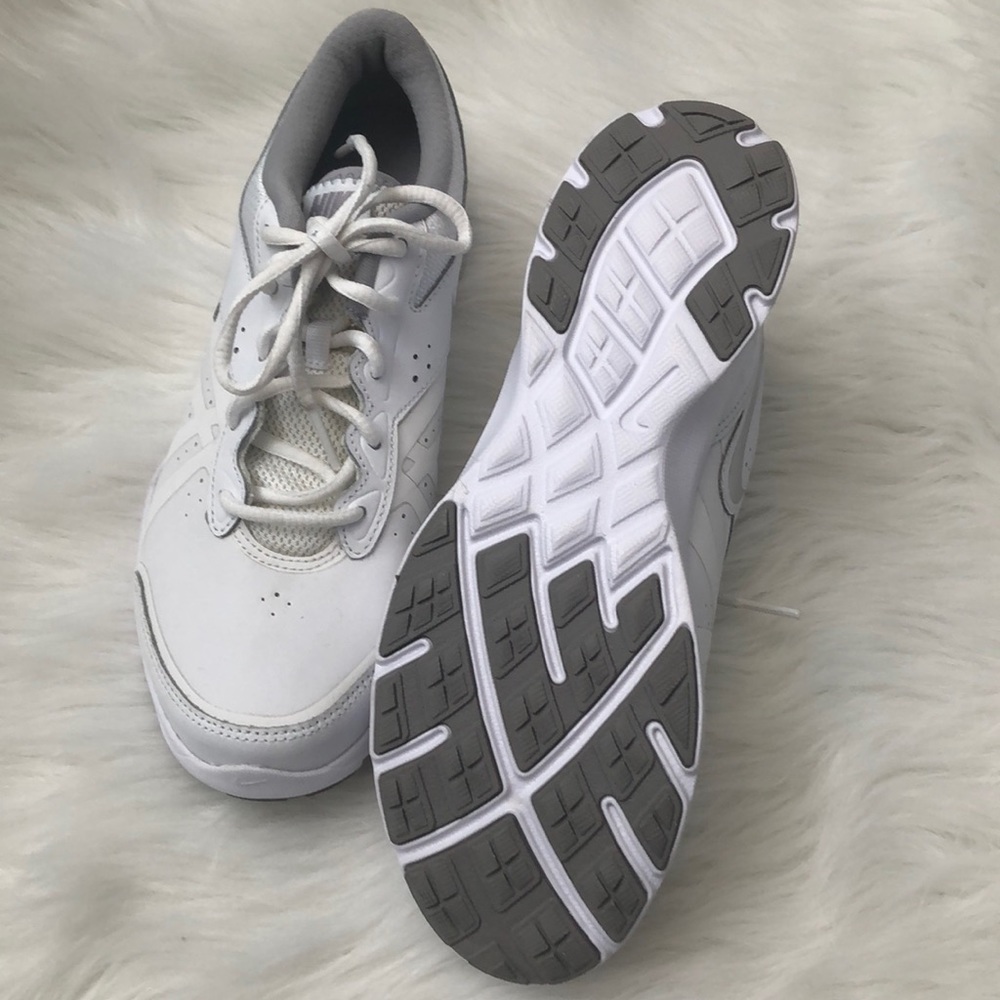 N E W | Nike Walking Running Shoes Sneakers - Picture 6 of 6